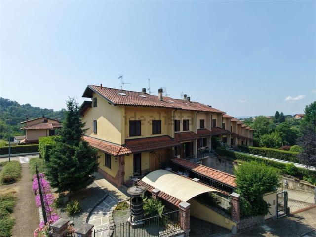 Villetta a schiera in vendita di 210 m² in Via Ditzer Gallo