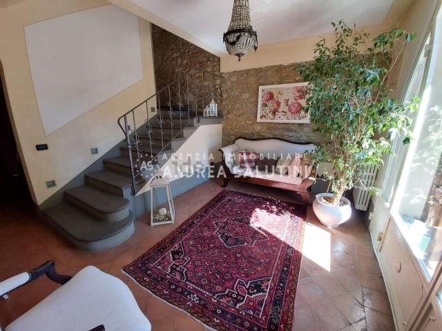Villetta a schiera in vendita di 210 m² in Via Europa