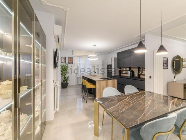 Villetta a schiera in vendita di 210 m² in Via Lago di Lugano