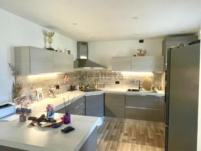 Villetta a schiera in vendita di 210 m² in Via Leonardo da Vinci