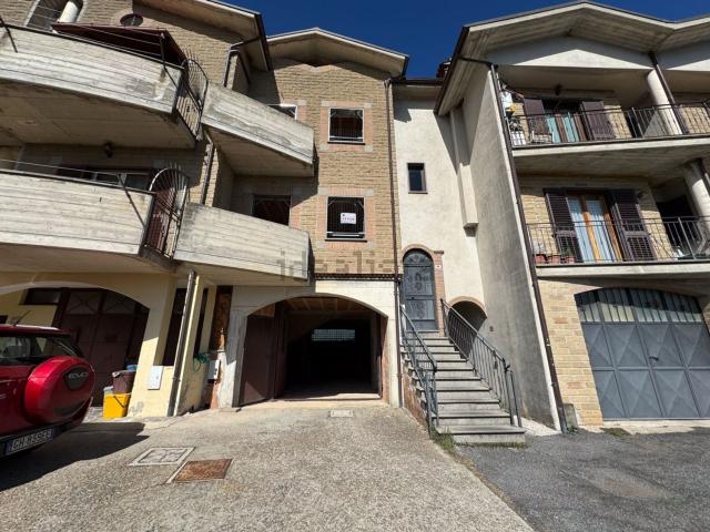 Villetta a schiera in vendita di 210 m² in Via Luigi Petroselli, 20