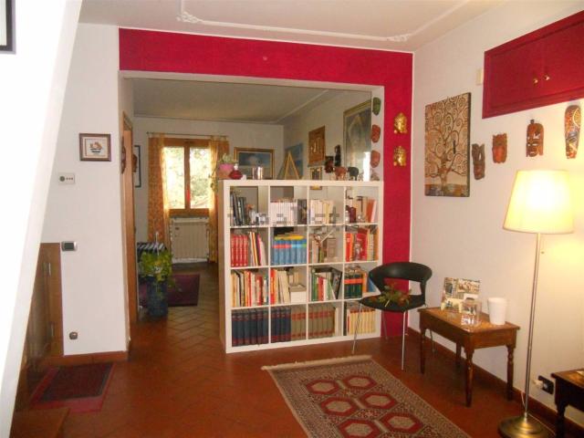 Villetta a schiera in vendita di 210 m² in Via Nebbiano
