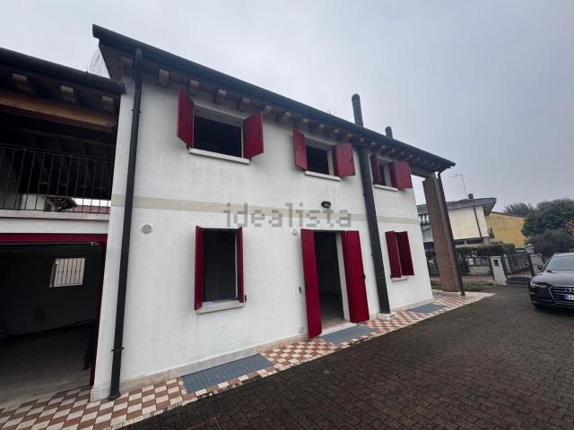 Villetta a schiera in vendita di 210 m² in Via Schiavonesca Nuova