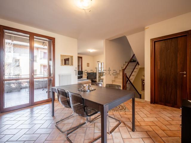 Villetta a schiera in vendita di 210 m² in Via Passo Buole