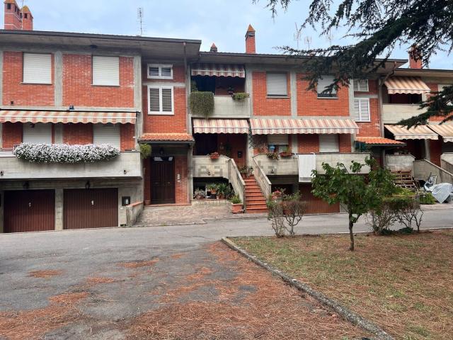 Villetta a schiera in vendita di 210 m² in Largo degli ubertini