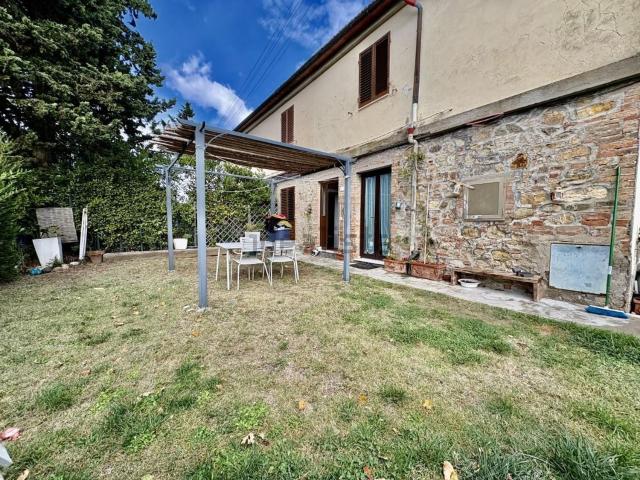 Villetta a schiera in vendita di 210 m² in Strada Provinciale Certaldese II, 27