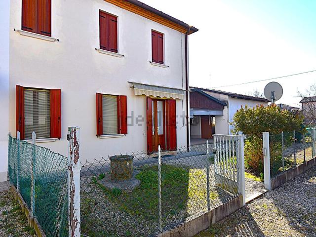 Villetta a schiera in vendita di 211 m² in Via Dogali