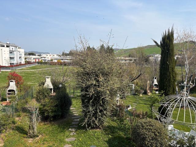 Villetta a schiera in vendita di 211 m² in Via della Resistenza