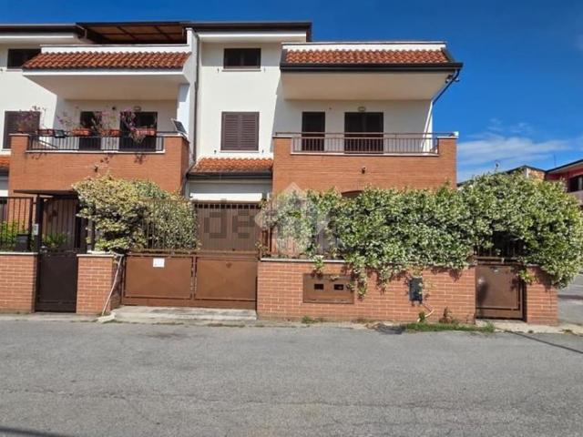 Villetta a schiera in vendita di 212 m² in Via Pietro Giannone