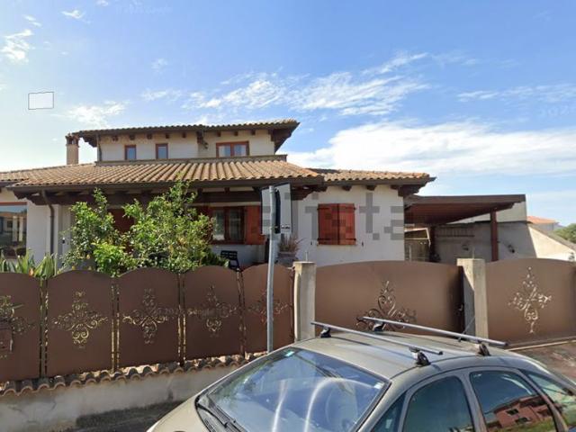 Villetta a schiera in vendita di 213 m² in Via de Gasperi, 15