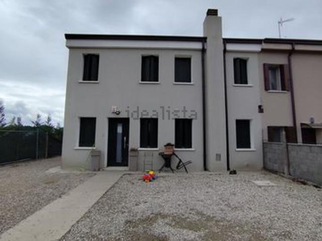 Villetta a schiera in vendita di 214 m² in Via Santa Maura, 5