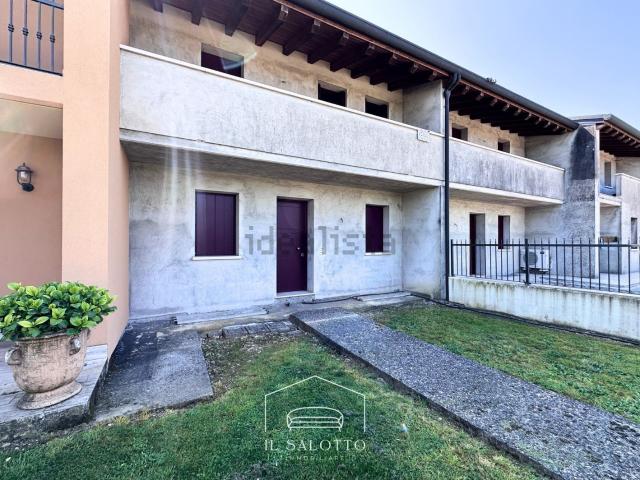 Villetta a schiera in vendita di 214 m² in Via Valliera