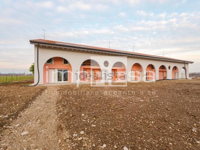 Villetta a schiera in vendita di 215 m²