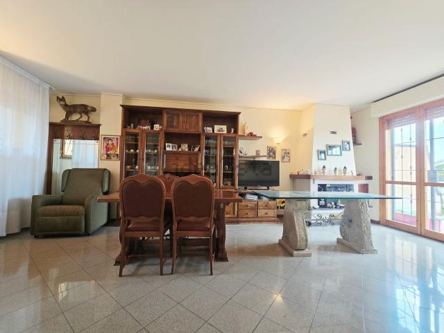 Villetta a schiera in vendita di 215 m²