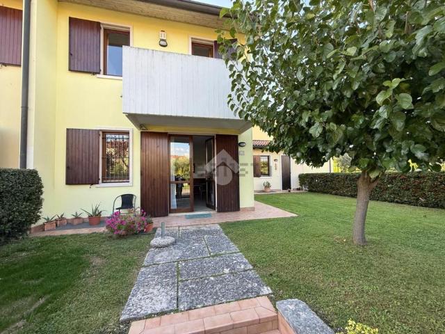 Villetta a schiera in vendita di 215 m² in Via Croce Papale, 16