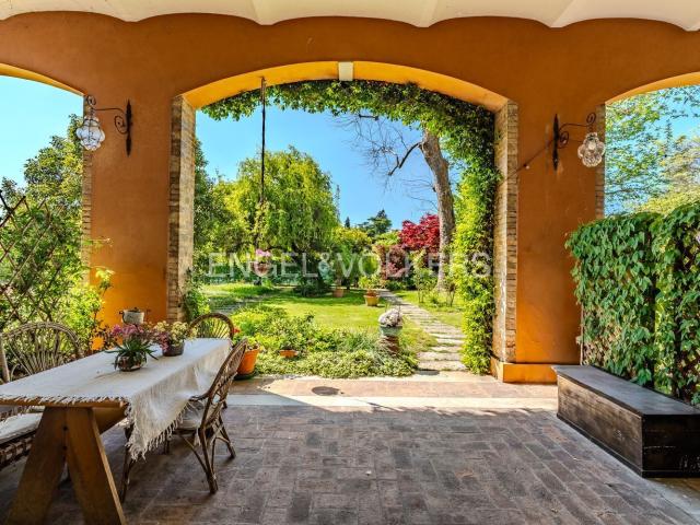 Villetta a schiera in vendita di 215 m² in Via Gaspare Ghirlanda
