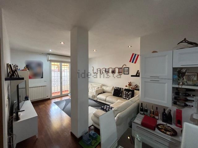 Villetta a schiera in vendita di 215 m² in Via Giacomo Leopardi