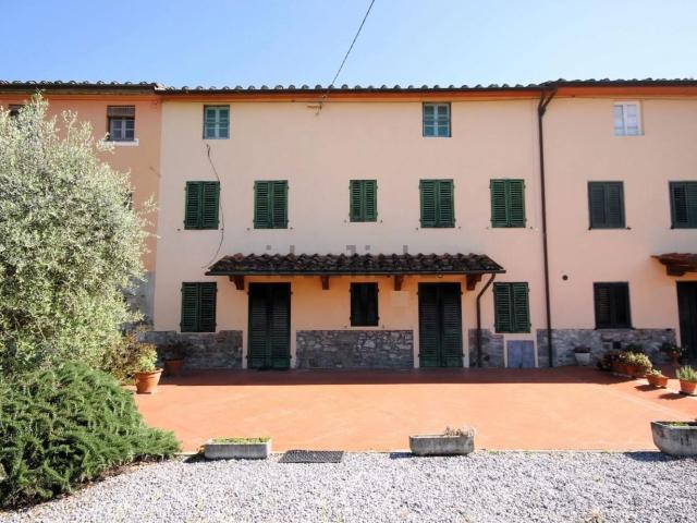 Villetta a schiera in vendita di 215 m² in Via del Giardinetto, 120