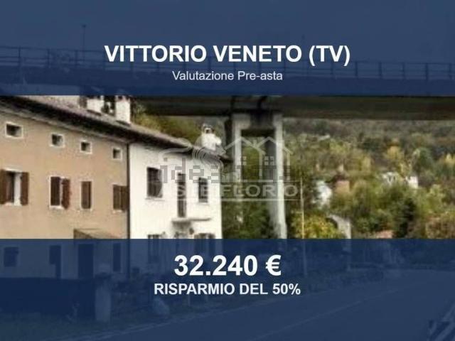 Villetta a schiera in vendita di 215 m² in Via Fadalto Alto, 205