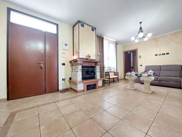 Villetta a schiera in vendita di 215 m² in Via Frattini