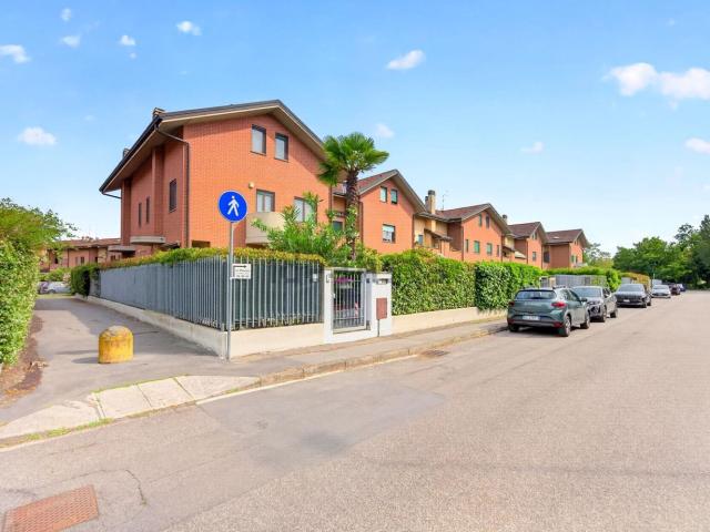 Villetta a schiera in vendita di 215 m² in Via Montrasi, 26