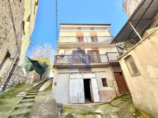 Villetta a schiera in vendita di 215 m² in Via San Anna, 207