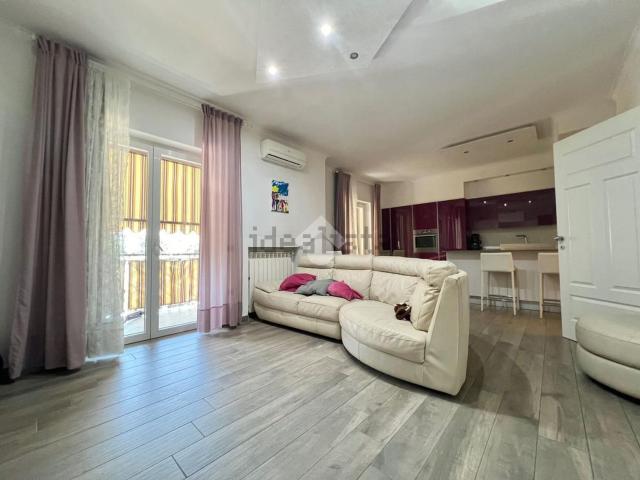 Villetta a schiera in vendita di 216 m² in Via Ada Negri, 23