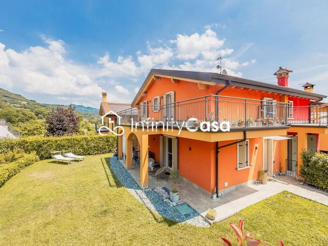 Villetta a schiera in vendita di 216 m² in Via Aldo Moro