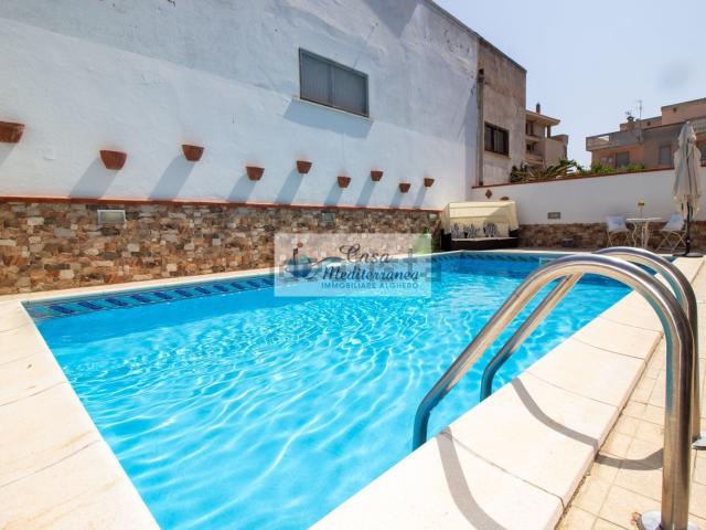 Villetta a schiera in vendita di 216 m² in Via Mauro Manca, 2