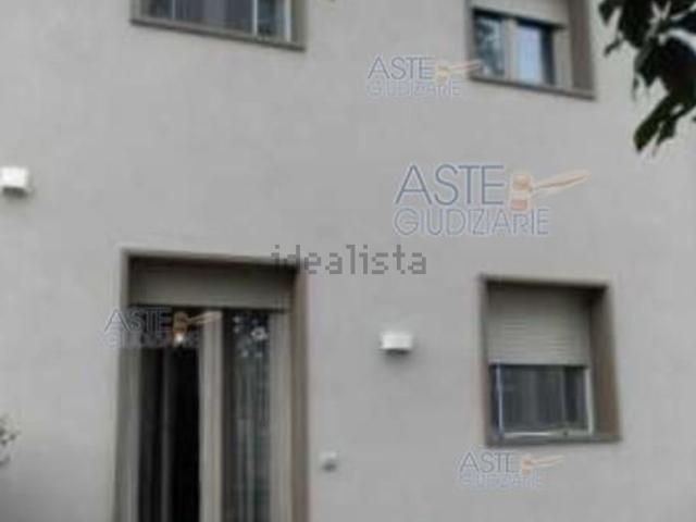 Villetta a schiera in vendita di 216 m² in Via Pietro Cuzzoli, 11