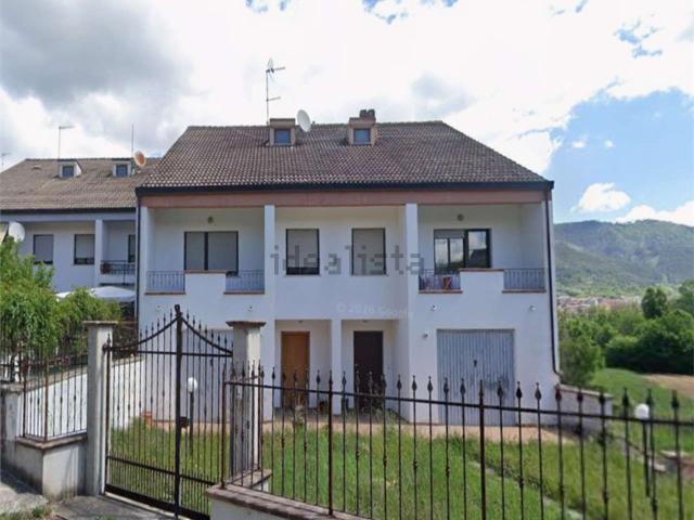 Villetta a schiera in vendita di 217 m² in Via Civitatomassa, 3