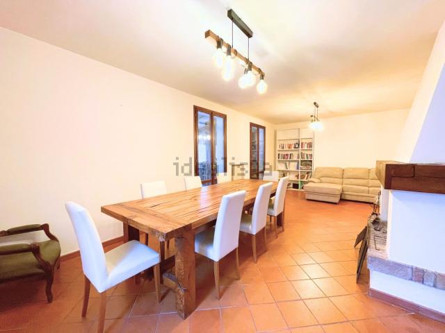 Villetta a schiera in vendita di 217 m² in Via Ganzole, 14