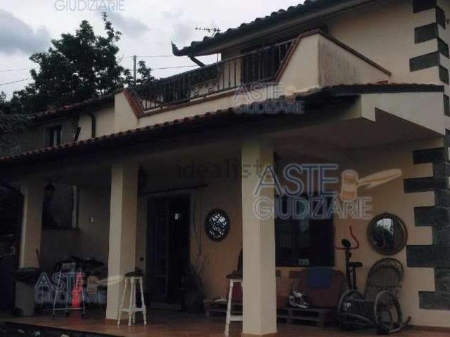 Villetta a schiera in vendita di 217 m² in Via Marlianese, 33