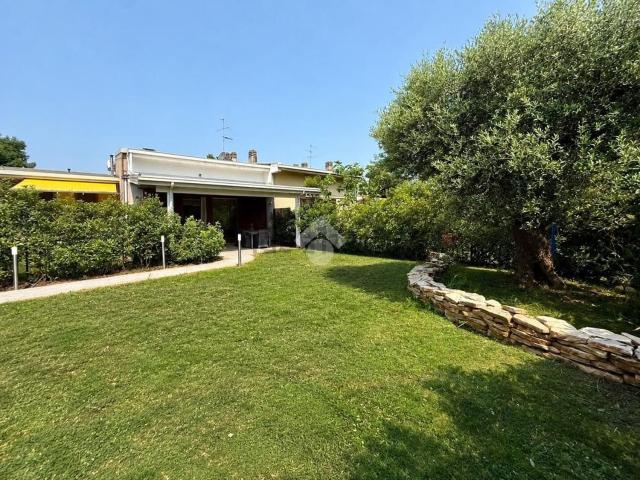 Villetta a schiera in vendita di 219 m² in Via San Gregorio, 12