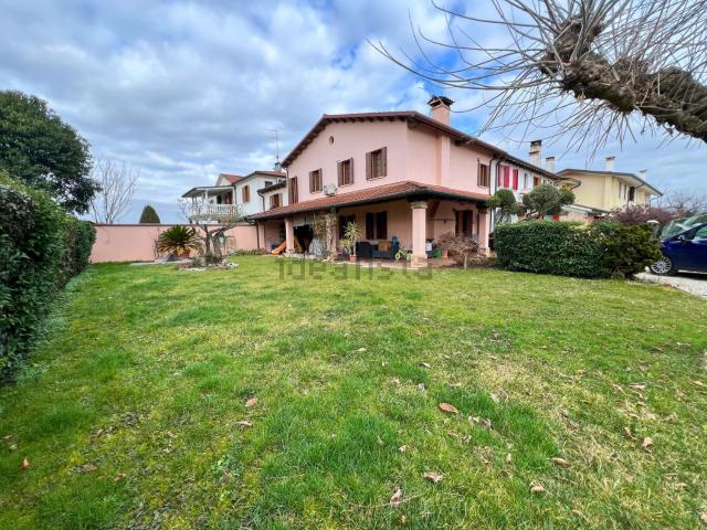 Villetta a schiera in vendita di 219 m² in Via Pio VI