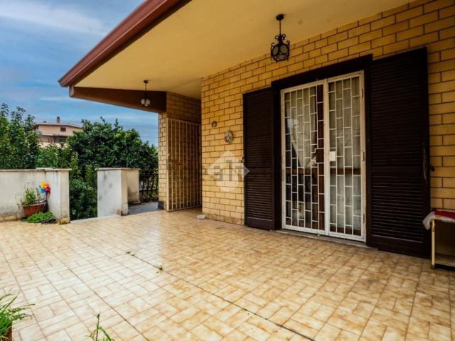 Villetta a schiera in vendita di 219 m² in Via XXV Luglio, 61