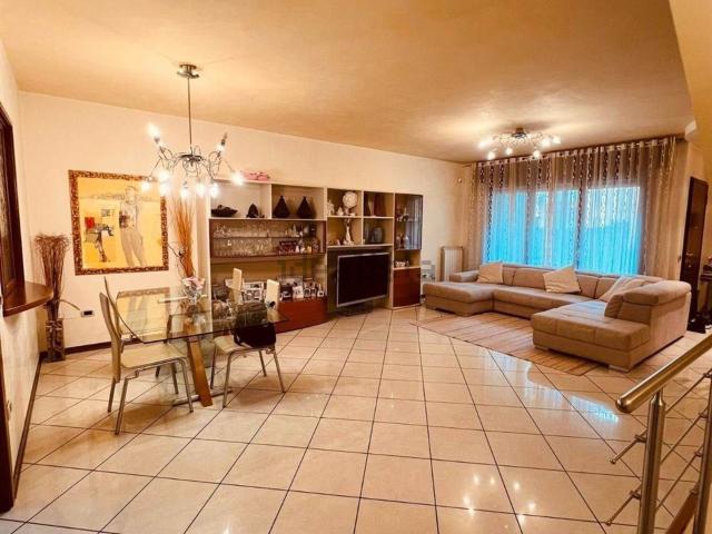 Villetta a schiera in vendita di 220 m²