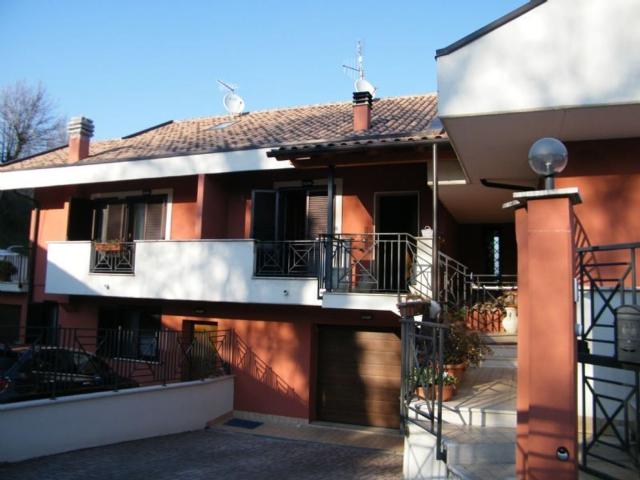 Villetta a schiera in vendita di 220 m² in Via Corsa dei Cavalli