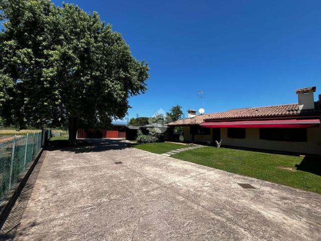 Villetta a schiera in vendita di 220 m² in Via Canale, 2