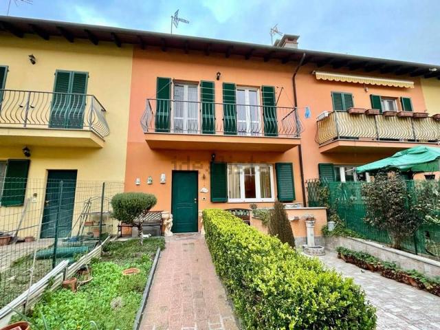 Villetta a schiera in vendita di 220 m² in Via Amerigo Vespucci, 21