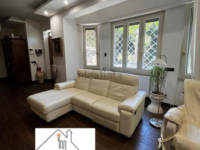 Villetta a schiera in vendita di 220 m² in Via Alvanella