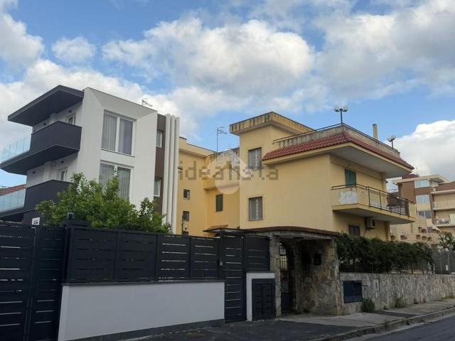 Villetta a schiera in vendita di 220 m² in Via Giuseppe di Vittorio, 1