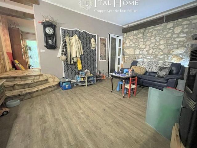 Villetta a schiera in vendita di 220 m² in Via Guglielmo Marconi