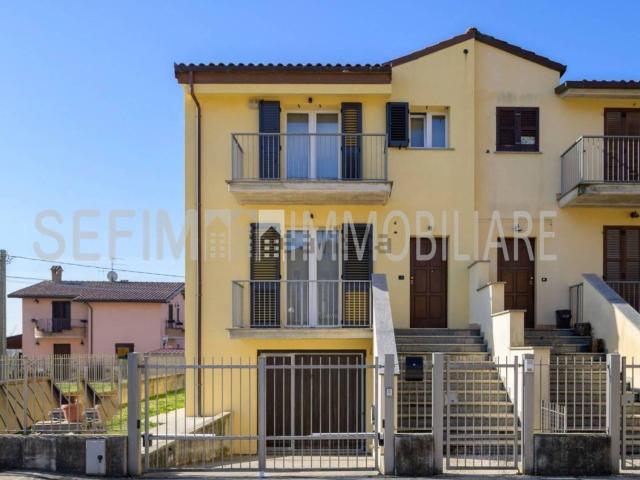Villetta a schiera in vendita di 220 m² in Via della Diga, 24