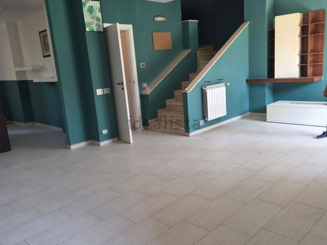 Villetta a schiera in vendita di 220 m² in Via della Liberazione, 33