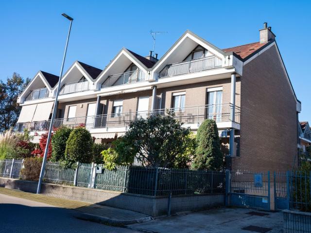 Villetta a schiera in vendita di 220 m² in Via Francesco Petrarca, 8