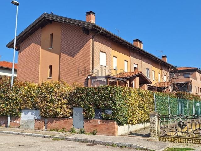 Villetta a schiera in vendita di 220 m² in Via Ilaria Alpi, 14