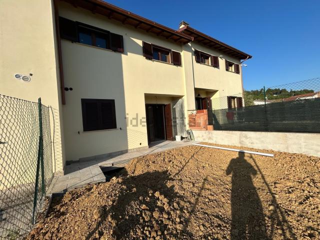 Villetta a schiera in vendita di 220 m² in Via Maddalena Campiglia