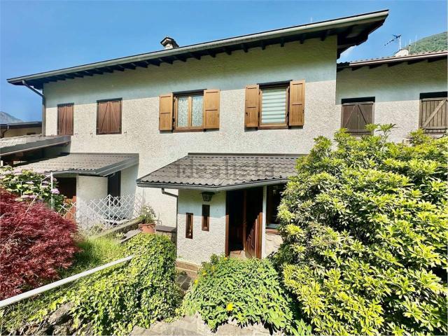 Villetta a schiera in vendita di 220 m² in Via Milano