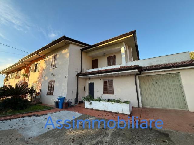 Villetta a schiera in vendita di 220 m² in Via Ponte Sordino, 68